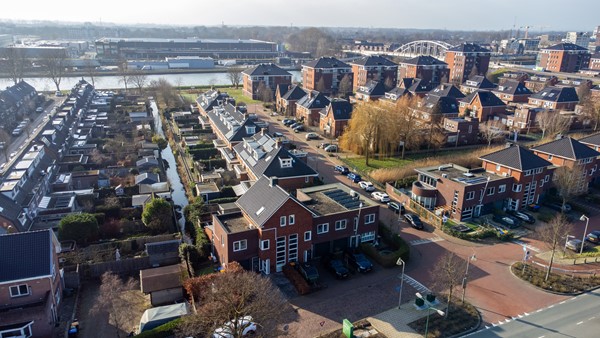 Burgemeester Dolmanslaan 1-1.jpg